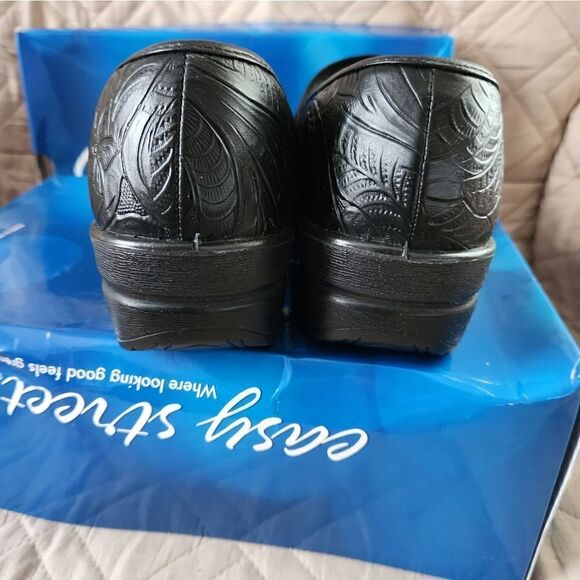 NWT IN BOX Easy Street Nursing Shoes Black Tooled Clogs Size 8.5 - Picture 6 of 8
